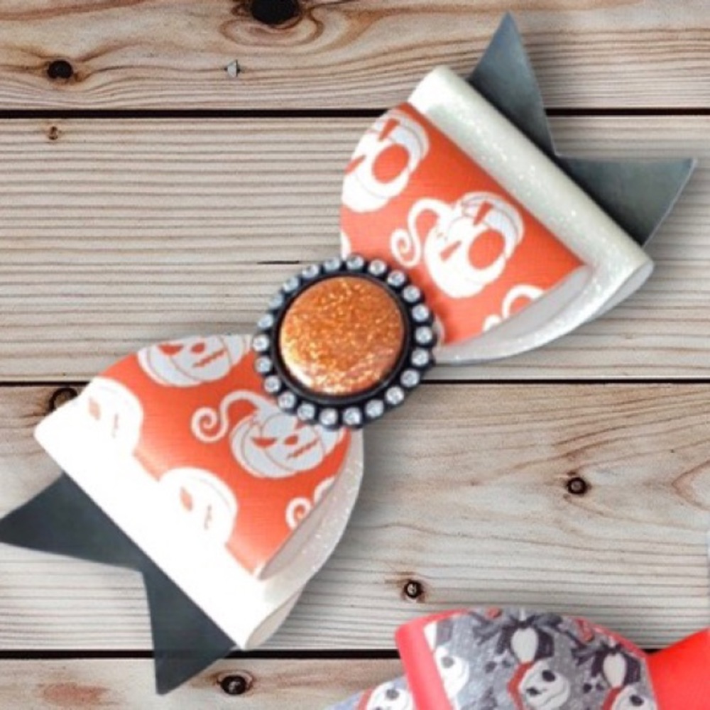 SOLD— Pumpkin Halloween bow